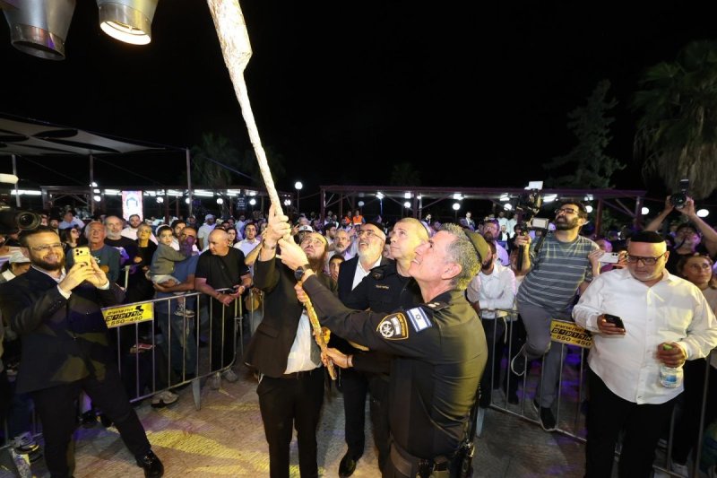 באדיבות המצלם