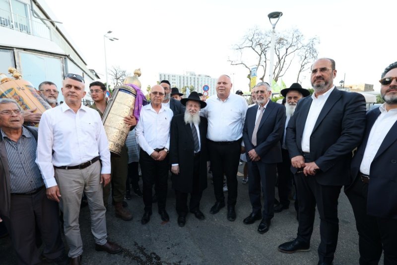 באדיבות המצלם