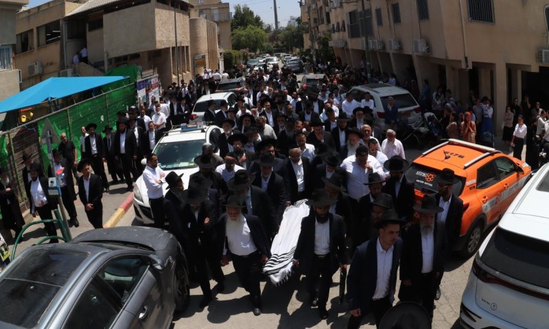 בבני ברק נפרדו מראש הכולל שנפטר באמצע חתונת נכדו