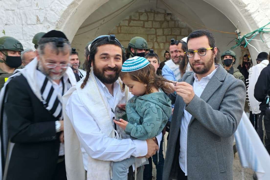 באדיבות המצלם