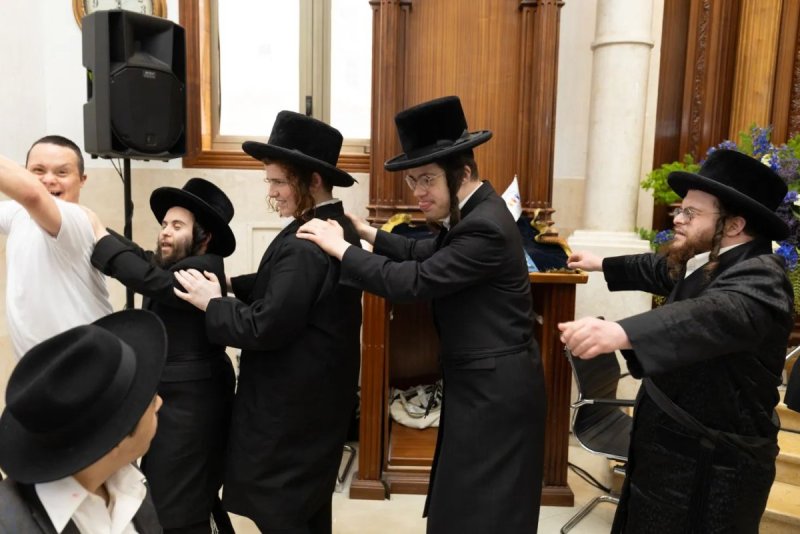 יחצ