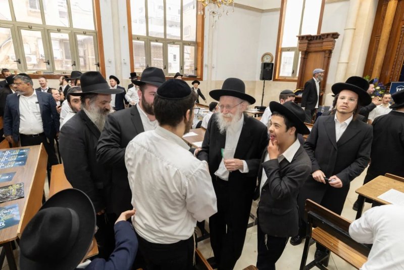 יחצ