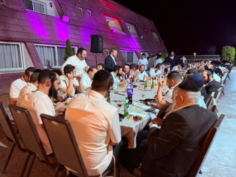 באדיבות המצלם