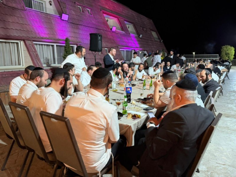 באדיבות המצלם