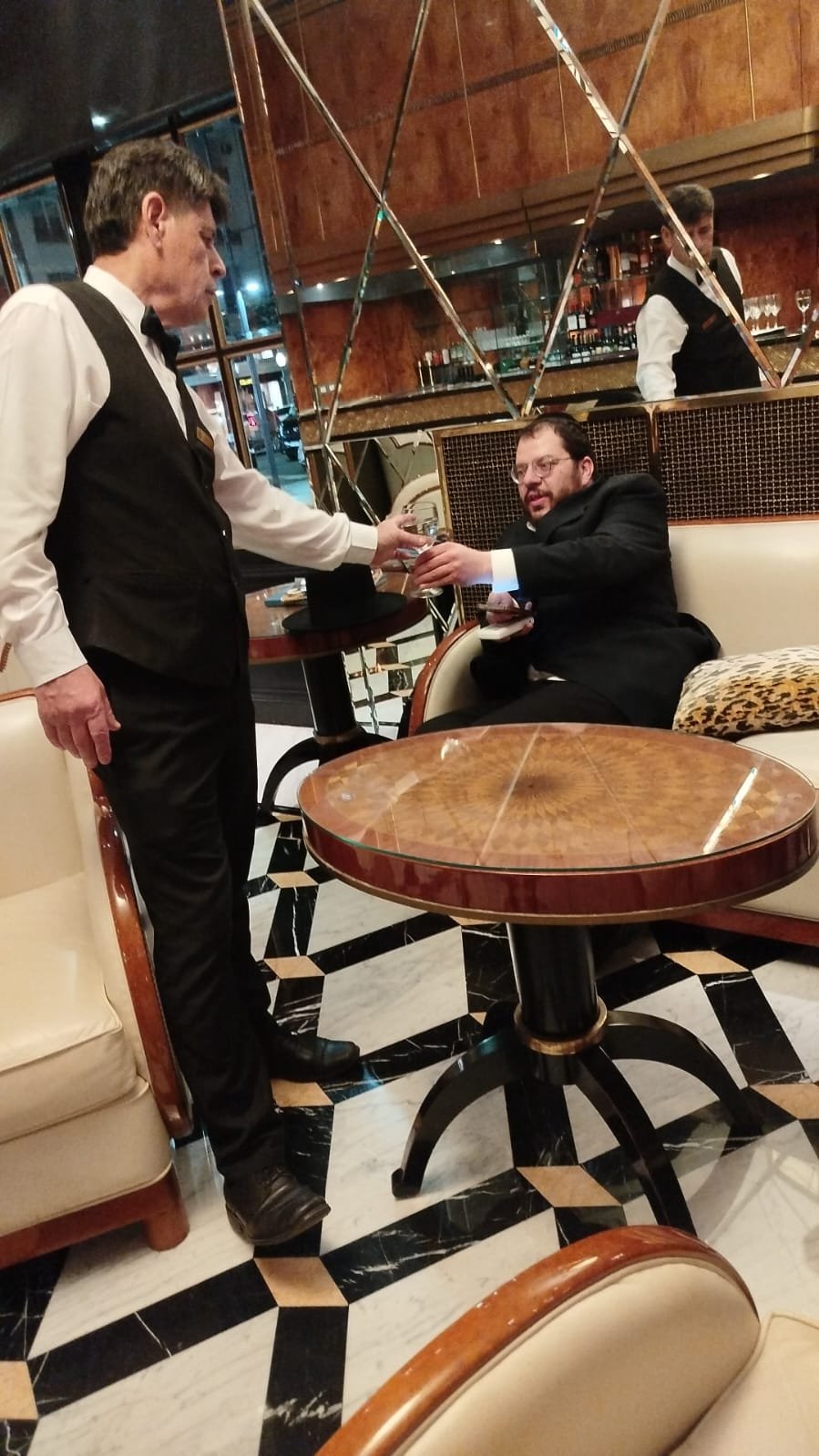 באדיבות המצלם