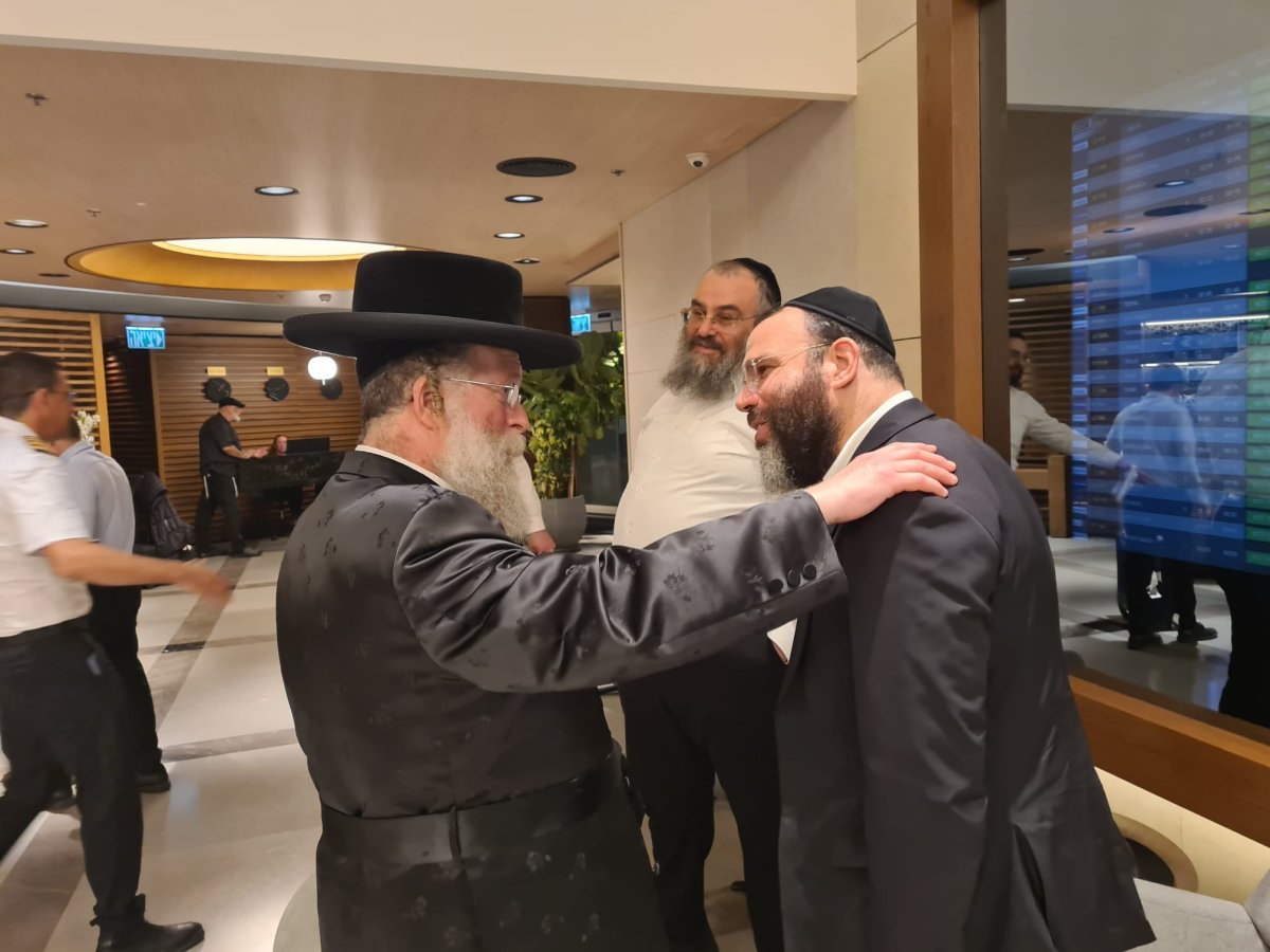 באדיבות המצלם