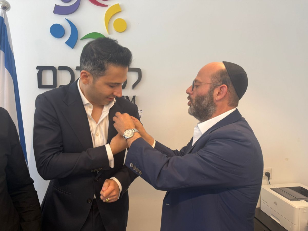 באדיבות המצלם