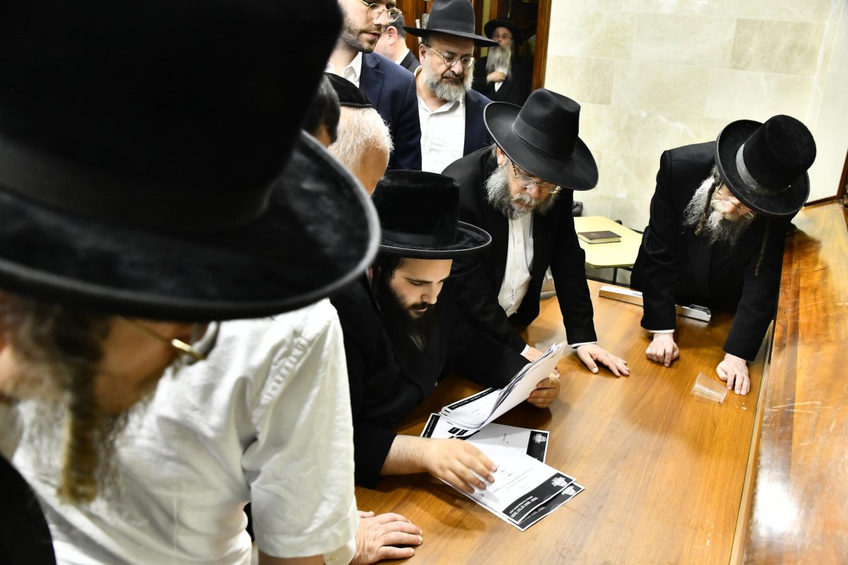 באדיבות המצלם