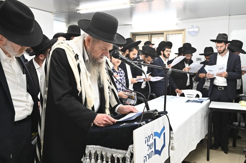 באדיבות המצלם