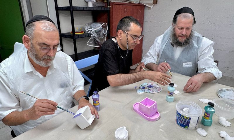 עובדי הבנק הבינלאומי ביום התנדבות מרגש בכפר הקהילתי-שיקומי של פרח ישראל