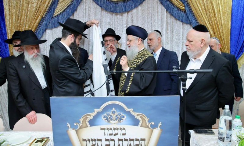 עם חצוצרות וטלית חדשה: כך הוכתר רב העיר נוף הגליל