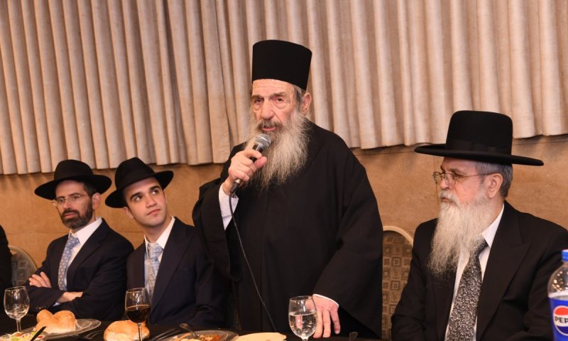 ענבי הגפן: בן הגר"ש לוי ונכדו של הגה"צ חכם ניסים בן שמעון התארס