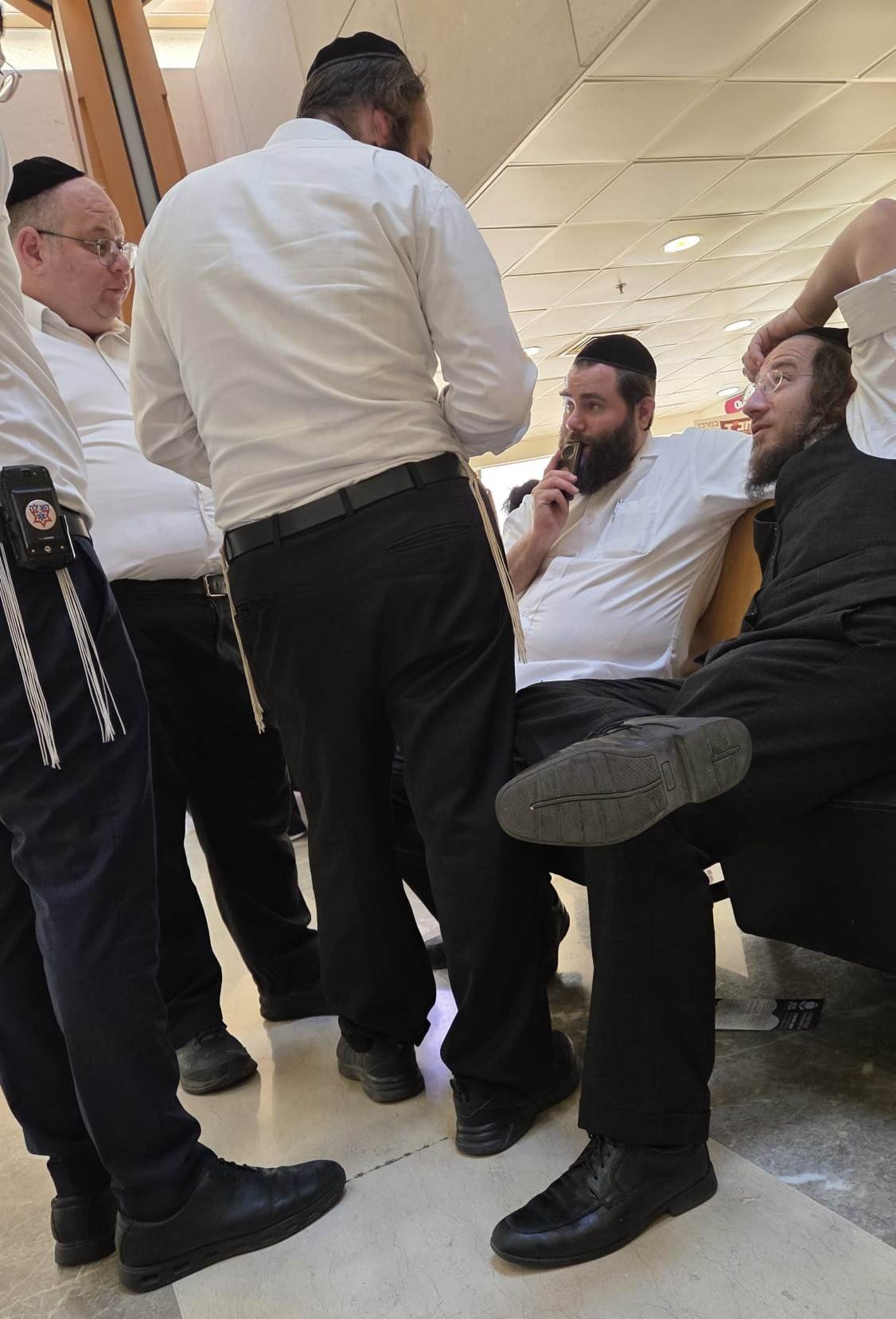 באדיבות המצלם