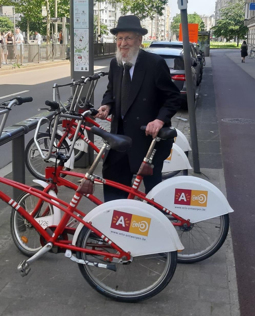 באדיבות המצלם