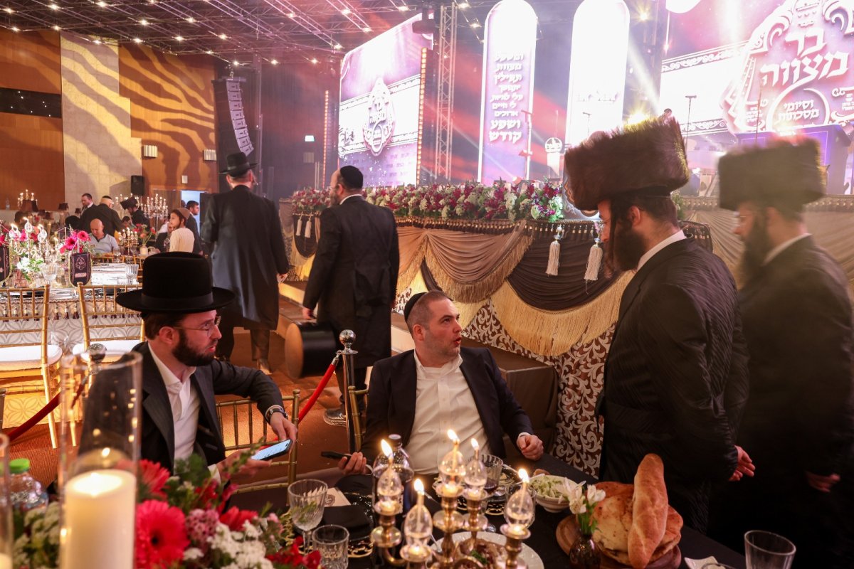 באדיבות המצלם