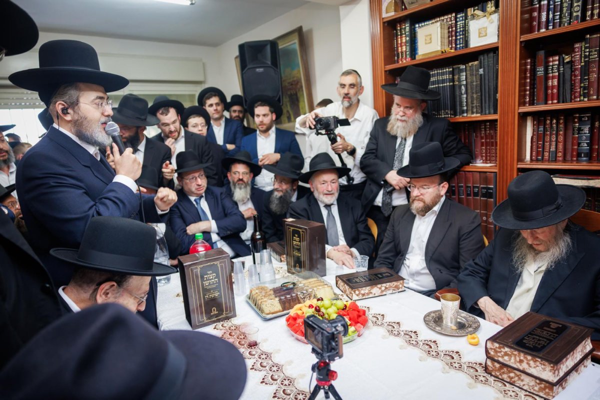 באדיבות המצלם