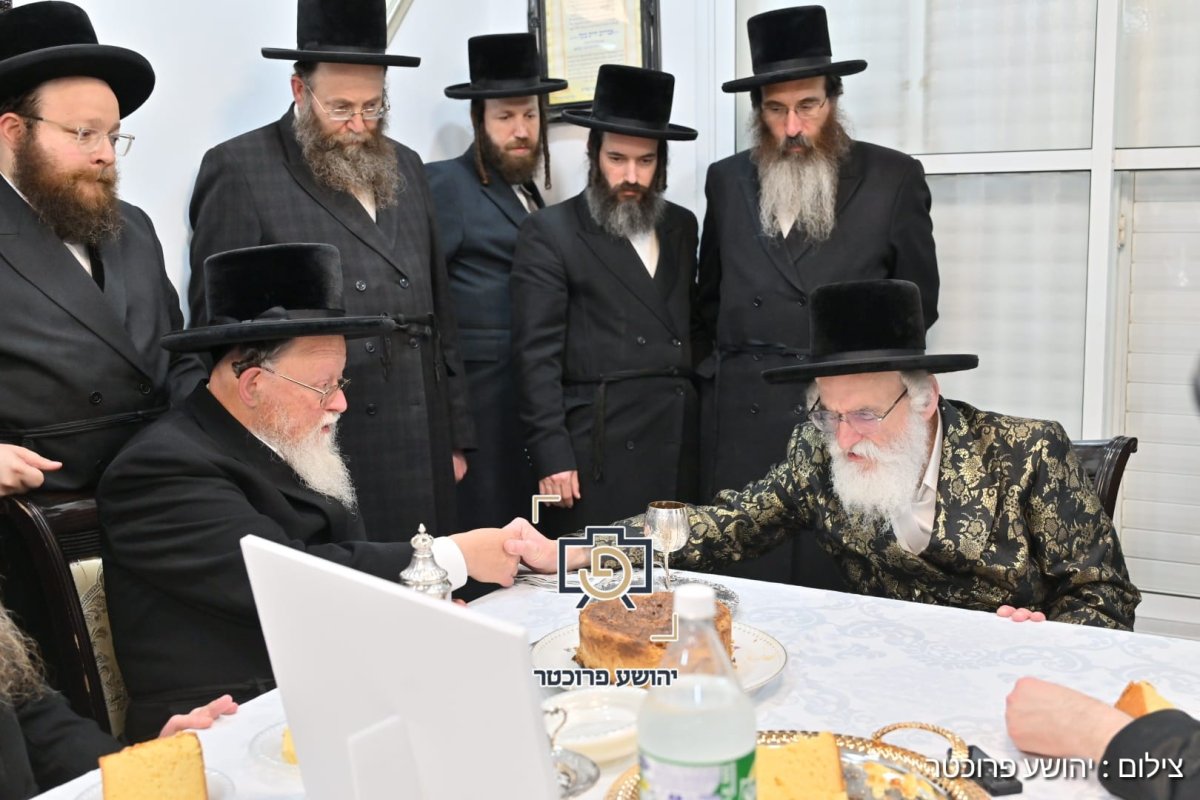 באדיבות המצלם