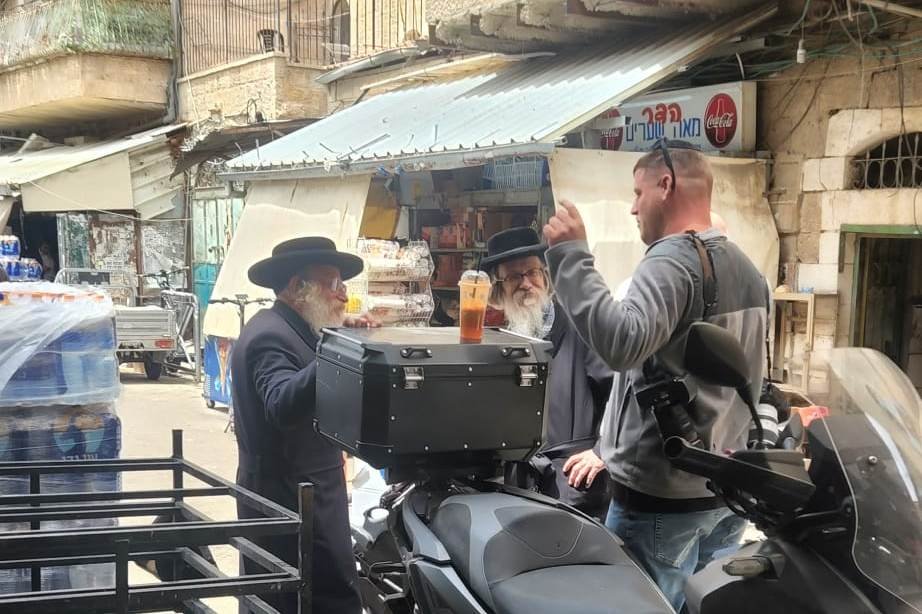 באדיבות המצלם