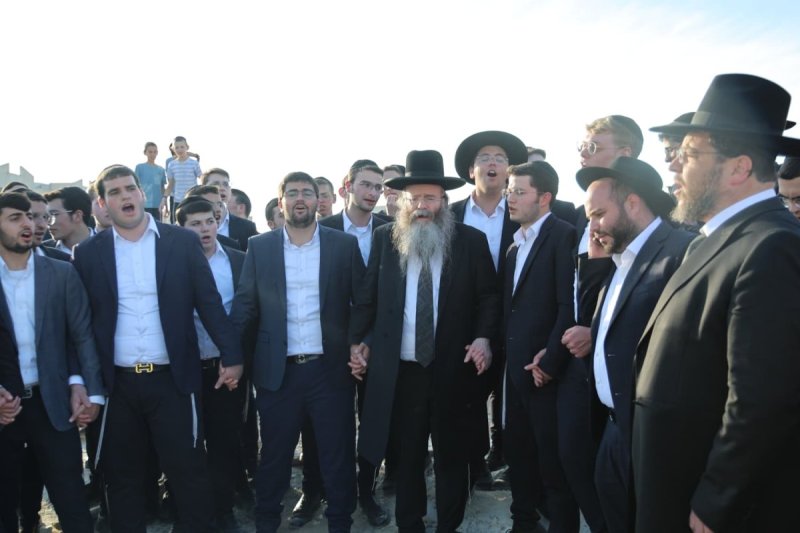 באדיבות המצלם