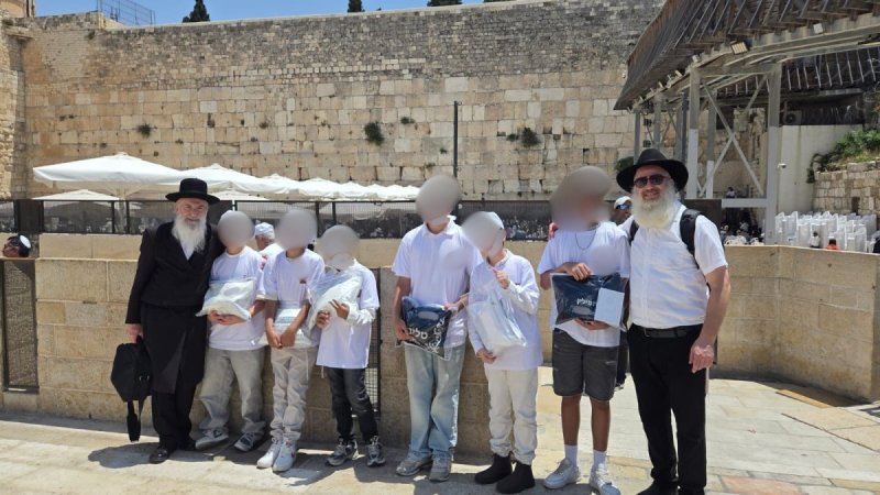 יד לאחים