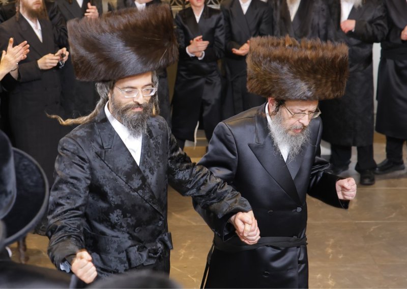 ב. מיכאלי וא.שטול