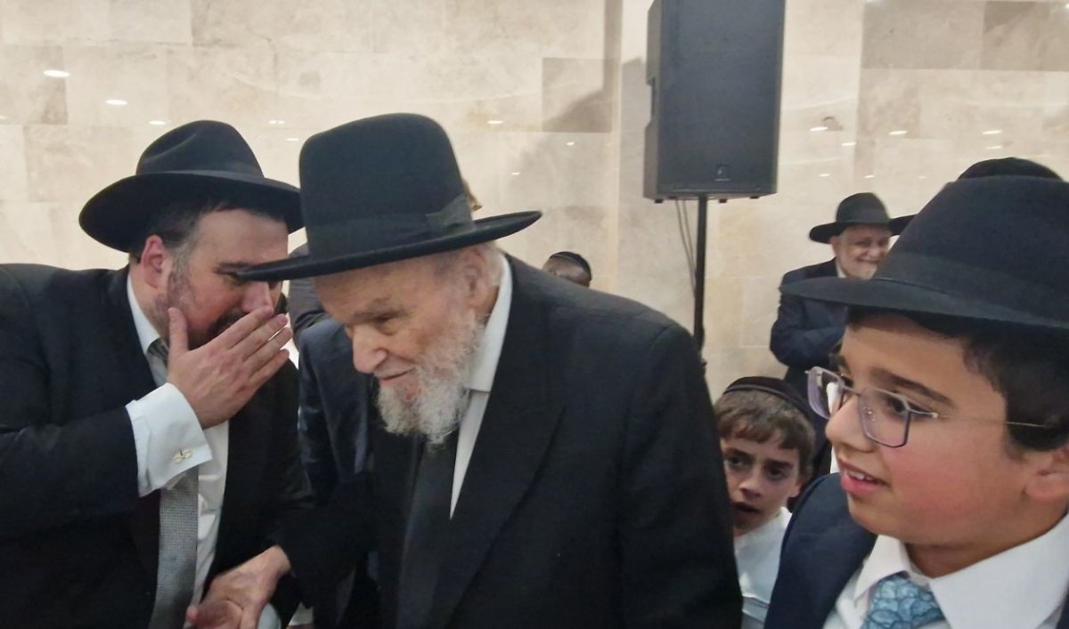באדיבות המצלם