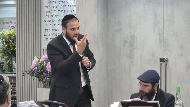 באדיבות המצלם