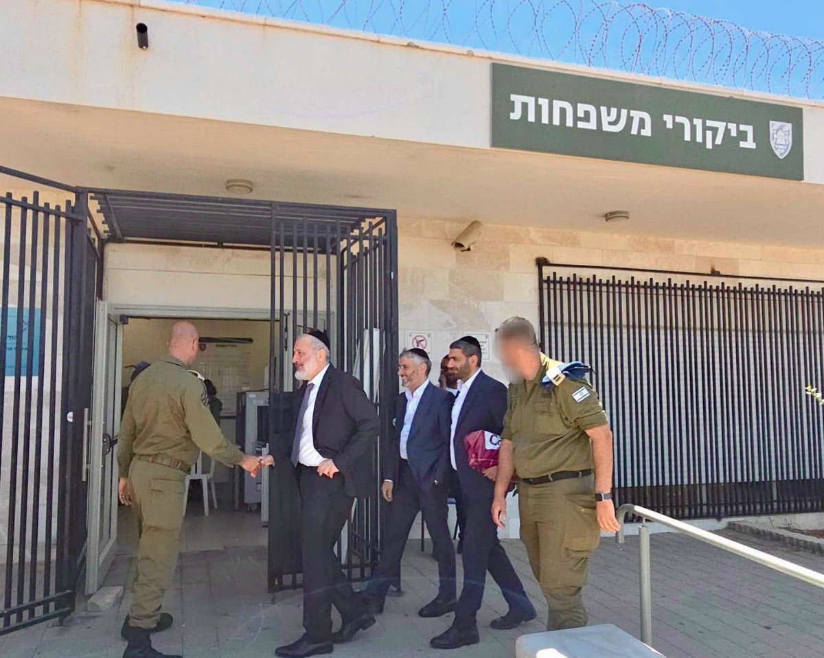 באדיבות המצלם