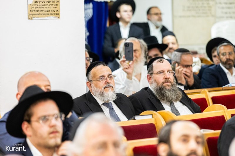 מענדי קורנט