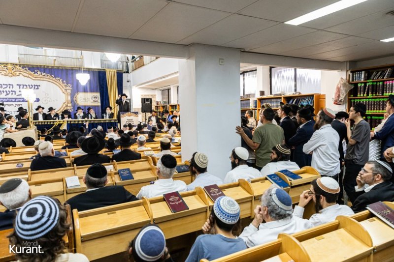 מענדי קורנט