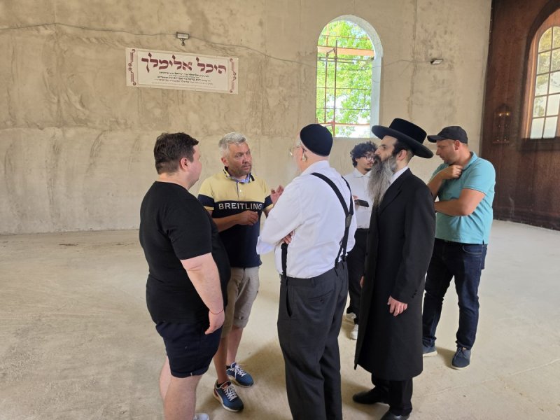 באדיבות המצלם