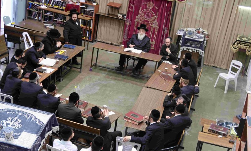 הפוסק בחן את האברכים שמשלבים בין סודות התורה ללימוד הנגלה