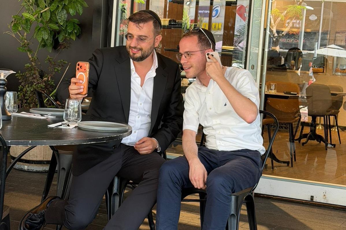 באדיבות המצלם