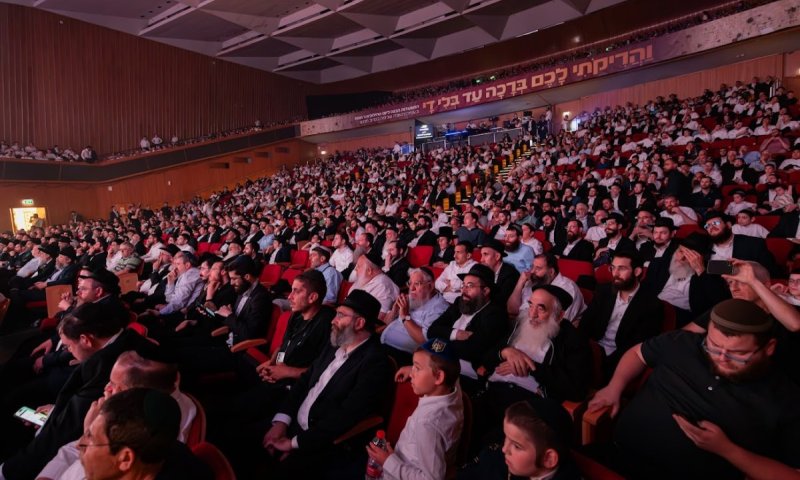 'והריקותי': אלפי חסידי חב"ד התאספו למעמד עוצמתי של הכנה לג' תמוז | שידור חוזר