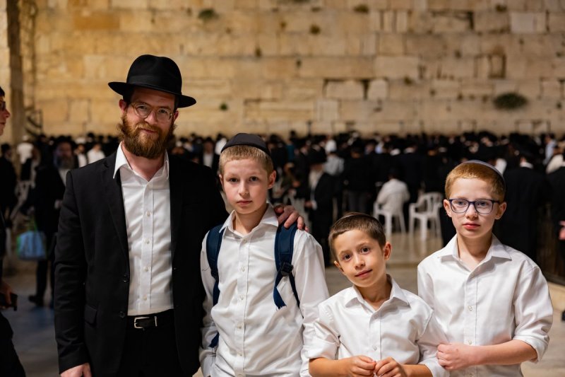 חיים טויטו הפקה צבעים הפקות
