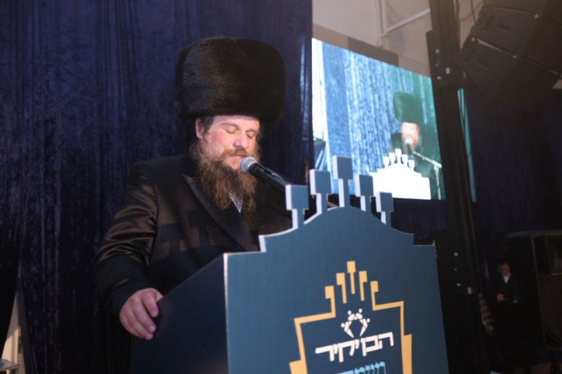 באדיבות המצלם