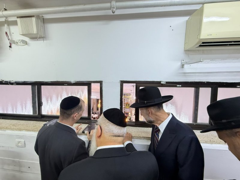 באדיבות המצלם