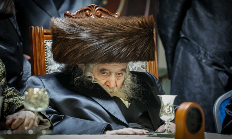 פריצה בטשערנוביל: כלי הכסף של האדמו"ר נשדדו בזמן ששהה בכותל
