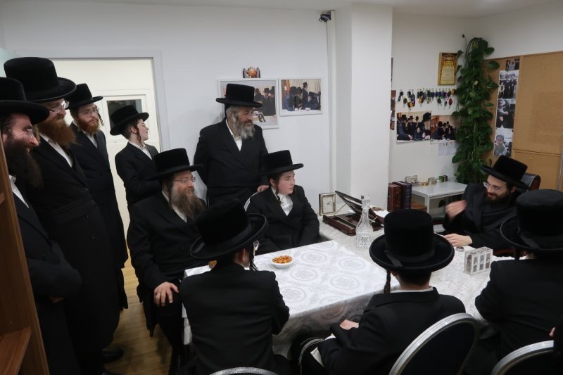 באדיבות המצלם