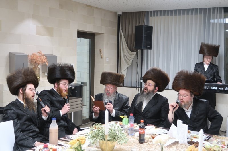 באדיבות המצלם