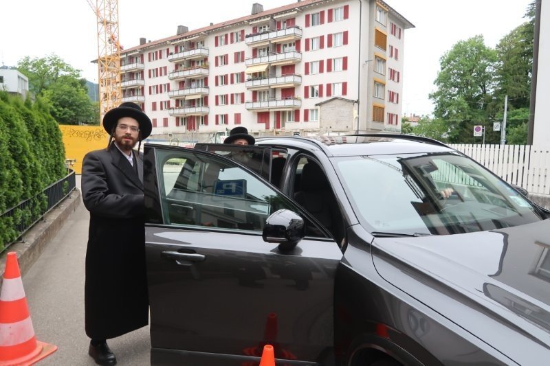 באדיבות המצלם