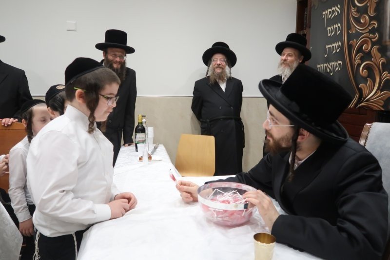 באדיבות המצלם