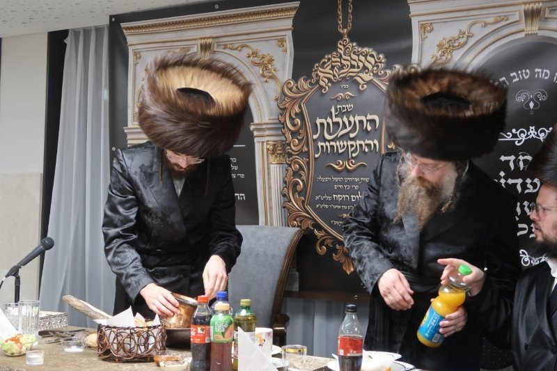 באדיבות המצלם