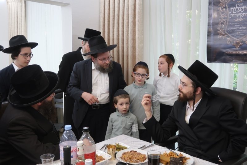 באדיבות המצלם