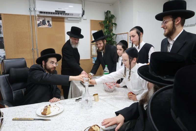 באדיבות המצלם