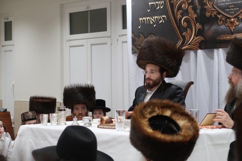 באדיבות המצלם