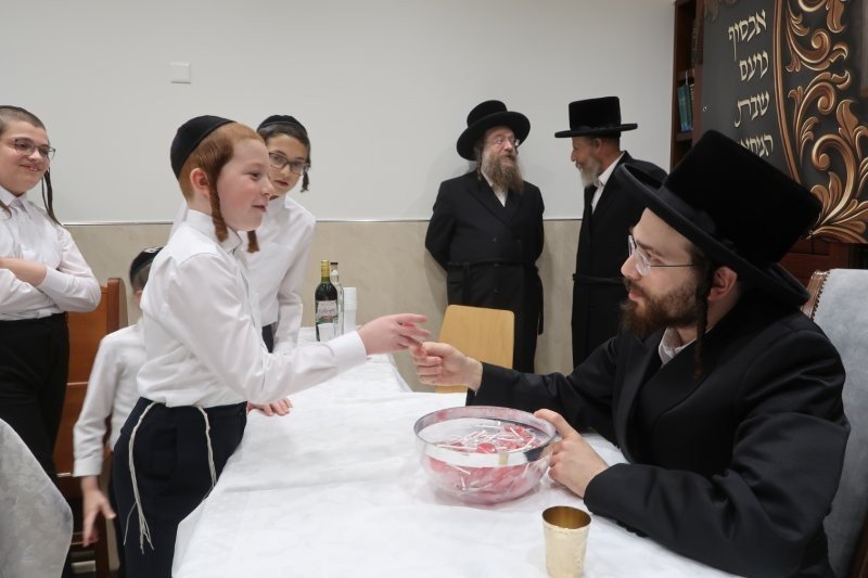 באדיבות המצלם