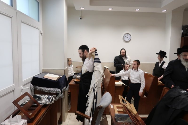 באדיבות המצלם