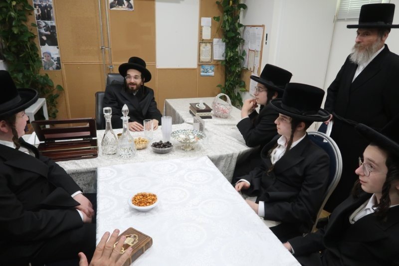 באדיבות המצלם
