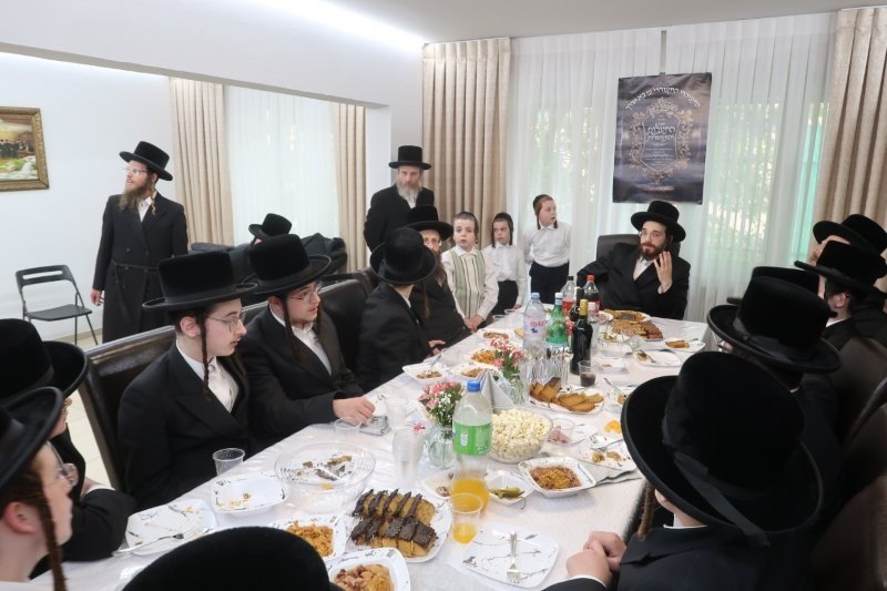 באדיבות המצלם